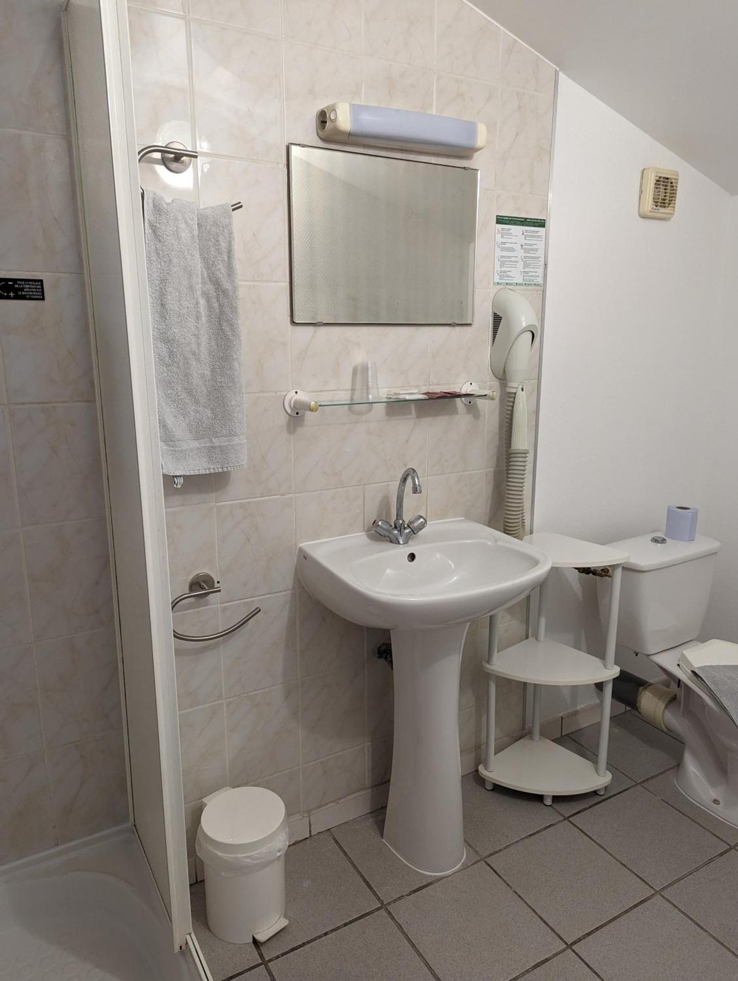 Auberge Des Pins أوبينا المظهر الخارجي الصورة